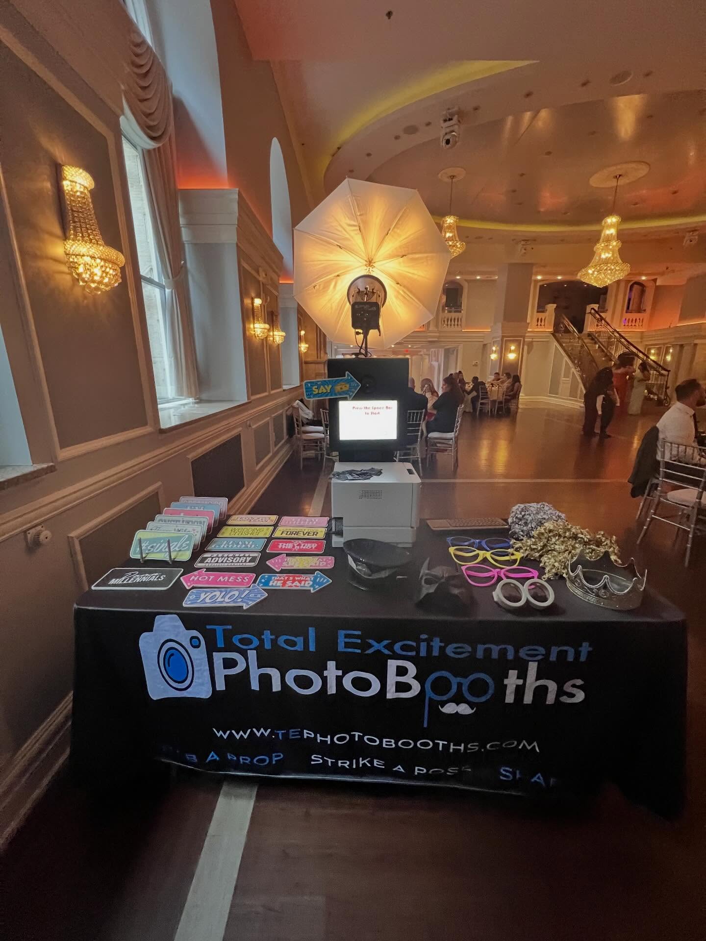 Wedding_Prop_Table